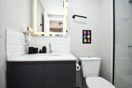 banheiro de kitnet/studio à venda com 1 quarto, 25m² em Pinheiros, São Paulo