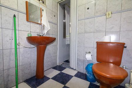 Casa à venda com 80m², 4 quartos e 2 vagas Casa à venda com 80m², 4 quartos e 2 vagasBanheiro 1