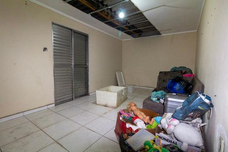 Casa à venda com 80m², 4 quartos e 2 vagas Casa à venda com 80m², 4 quartos e 2 vagasQuarto 4