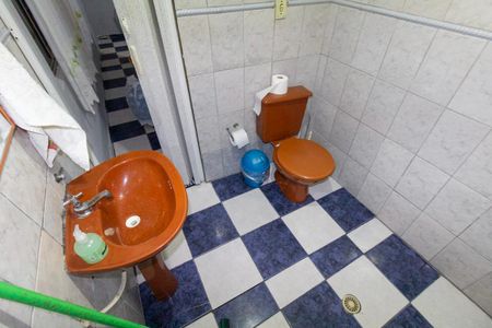 Casa à venda com 80m², 4 quartos e 2 vagas Casa à venda com 80m², 4 quartos e 2 vagasBanheiro 1
