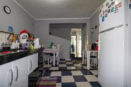 Casa à venda com 80m², 4 quartos e 2 vagas Casa à venda com 80m², 4 quartos e 2 vagasCozinha