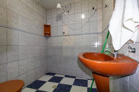 Casa à venda com 80m², 4 quartos e 2 vagas Casa à venda com 80m², 4 quartos e 2 vagasBanheiro 1