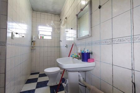 Casa à venda com 80m², 4 quartos e 2 vagas Casa à venda com 80m², 4 quartos e 2 vagasBanheiro 2