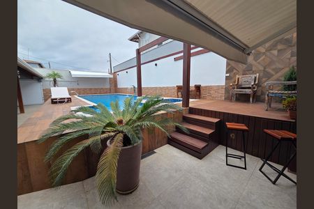 Casa para alugar com 250m², 2 quartos e 2 vagas Casa para alugar com 250m², 2 quartos e 2 vagasPiscina