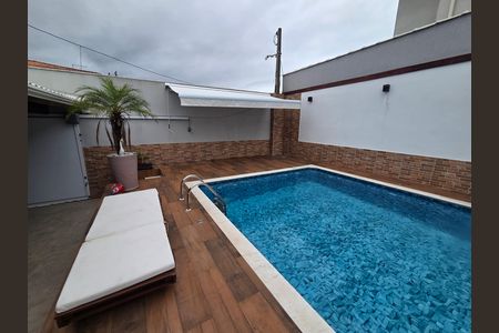 Casa para alugar com 250m², 2 quartos e 2 vagas Casa para alugar com 250m², 2 quartos e 2 vagasPiscina