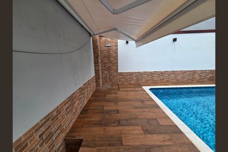 Casa para alugar com 250m², 2 quartos e 2 vagas Casa para alugar com 250m², 2 quartos e 2 vagasPiscina