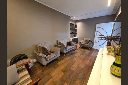 Casa para alugar com 250m², 2 quartos e 2 vagas Casa para alugar com 250m², 2 quartos e 2 vagasSala