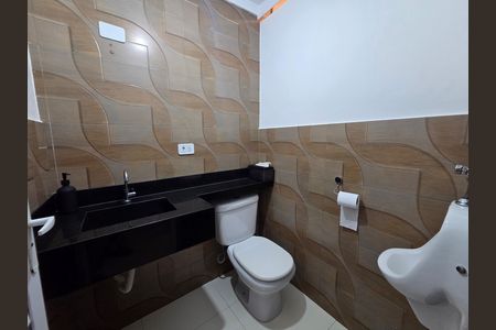 Casa para alugar com 250m², 2 quartos e 2 vagas Casa para alugar com 250m², 2 quartos e 2 vagasBanheiro