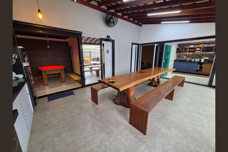 Casa para alugar com 250m², 2 quartos e 2 vagas Casa para alugar com 250m², 2 quartos e 2 vagasChurrasqueira