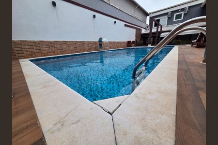 Casa para alugar com 250m², 2 quartos e 2 vagas Casa para alugar com 250m², 2 quartos e 2 vagasPiscina