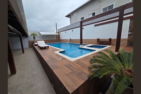 Casa para alugar com 250m², 2 quartos e 2 vagas Casa para alugar com 250m², 2 quartos e 2 vagasPiscina