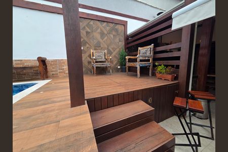 Casa para alugar com 250m², 2 quartos e 2 vagas Casa para alugar com 250m², 2 quartos e 2 vagasPiscina