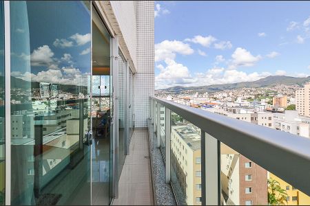 Apartamento à venda com 119m², 4 quartos e 4 vagasVaranda