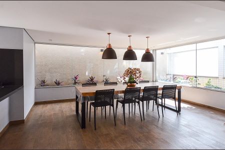 Apartamento à venda com 119m², 4 quartos e 4 vagasÁrea comum - Churrasqueira