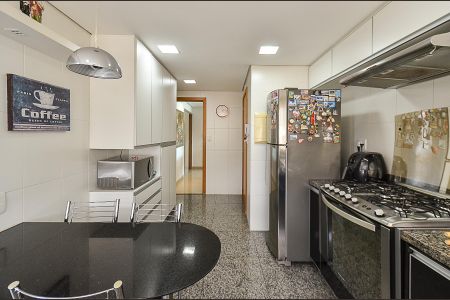 Apartamento à venda com 119m², 4 quartos e 4 vagasCozinha