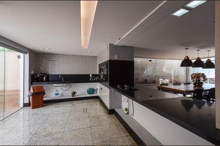 Apartamento à venda com 119m², 4 quartos e 4 vagasÁrea comum - Churrasqueira