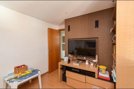Apartamento à venda com 119m², 4 quartos e 4 vagasQuarto 2