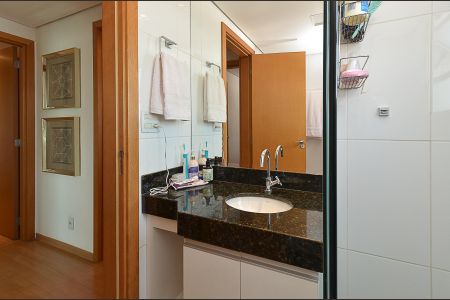 Apartamento à venda com 119m², 4 quartos e 4 vagasBanheiro Social