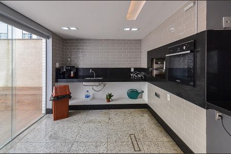 Apartamento à venda com 119m², 4 quartos e 4 vagasÁrea comum - Churrasqueira