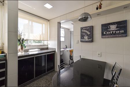 Apartamento à venda com 119m², 4 quartos e 4 vagasCozinha