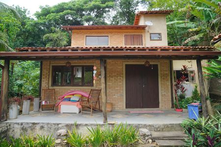 Casa à venda com 186m², 4 quartos e 3 vagasFachada