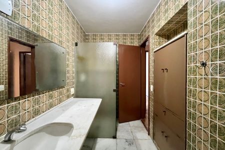 Apartamento para alugar com 280m², 5 quartos e 2 vagasBanheiro 1