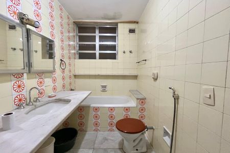 Apartamento para alugar com 280m², 5 quartos e 2 vagasBanheiro 2