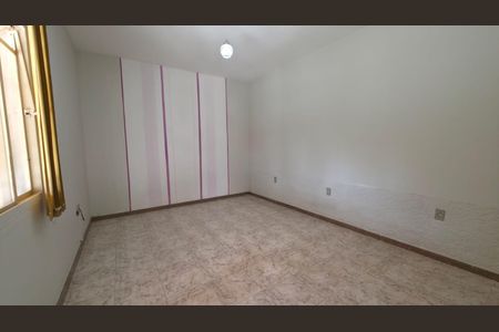 Casa à venda com 219m², 3 quartos e 1 vaga
