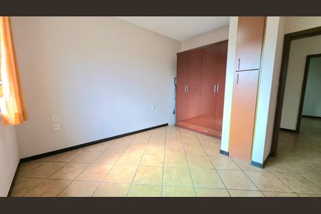 Casa à venda com 219m², 3 quartos e 1 vaga