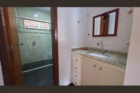 Casa à venda com 219m², 3 quartos e 1 vaga