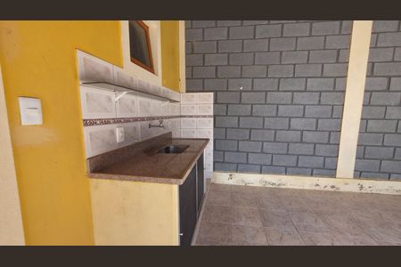 Casa à venda com 219m², 3 quartos e 1 vaga