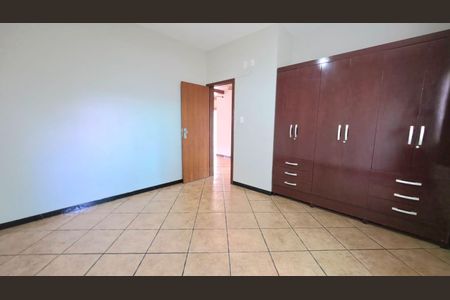Casa à venda com 219m², 3 quartos e 1 vaga