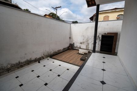 Casa à venda com 180m², 5 quartos e 1 vagaVaranda