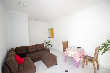 Sala de casa à venda com 6 quartos, 180m² em Parque Maracana, Contagem