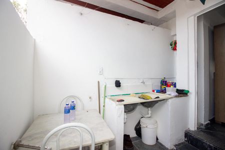 Casa à venda com 180m², 6 quartos e 1 vagaKitnet