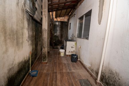 Casa à venda com 180m², 5 quartos e 1 vagaÁrea de Serviço