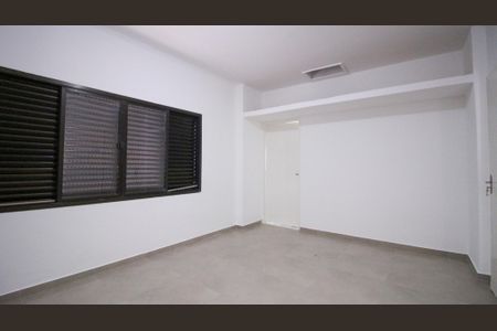 Casa à venda com 357m², 5 quartos e 3 vagasSuíte