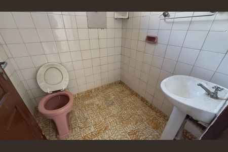 Casa à venda com 250m², 4 quartos e 5 vagasBanheiro