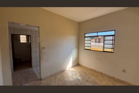 Casa à venda com 250m², 4 quartos e 5 vagasSala