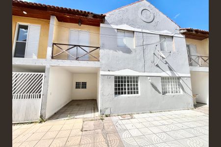 Casa de condomínio à venda com 90m², 2 quartos e 1 vagaFachada