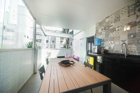 Apartamento à venda com 120m², 3 quartos e 2 vagas Apartamento à venda com 120m², 3 quartos e 2 vagasÁrea externa - cobertura