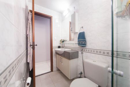 Apartamento à venda com 120m², 3 quartos e 2 vagas Apartamento à venda com 120m², 3 quartos e 2 vagasBanheiro Social