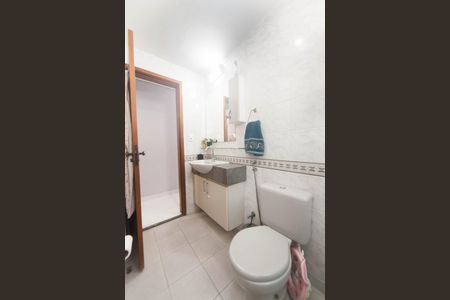 Apartamento à venda com 120m², 3 quartos e 2 vagas Apartamento à venda com 120m², 3 quartos e 2 vagasBanheiro Social