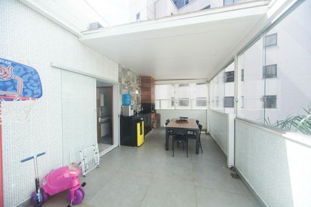 Apartamento à venda com 120m², 3 quartos e 2 vagas Apartamento à venda com 120m², 3 quartos e 2 vagasÁrea externa - cobertura