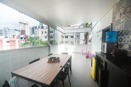 Apartamento à venda com 120m², 3 quartos e 2 vagas Apartamento à venda com 120m², 3 quartos e 2 vagasÁrea externa - cobertura