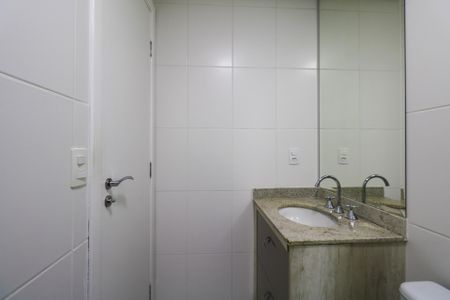 Apartamento à venda com 65m², 2 quartos e 1 vaga Apartamento à venda com 65m², 2 quartos e 1 vagaBanheiro Social