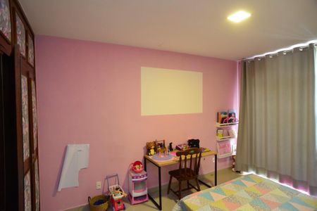 Casa de condomínio para alugar com 1200m², 5 quartos e 3 vagasQuarto 3