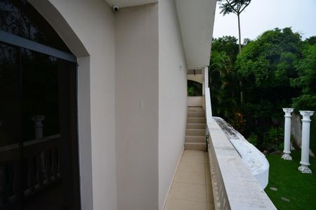 Casa de condomínio para alugar com 1200m², 5 quartos e 3 vagasVaranda