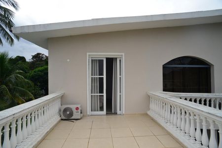 Casa de condomínio para alugar com 1200m², 5 quartos e 3 vagasVaranda Suíte