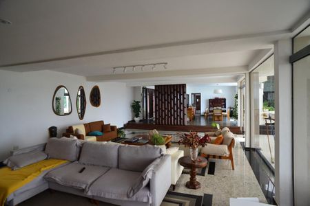 Casa de condomínio para alugar com 1200m², 5 quartos e 3 vagasSala